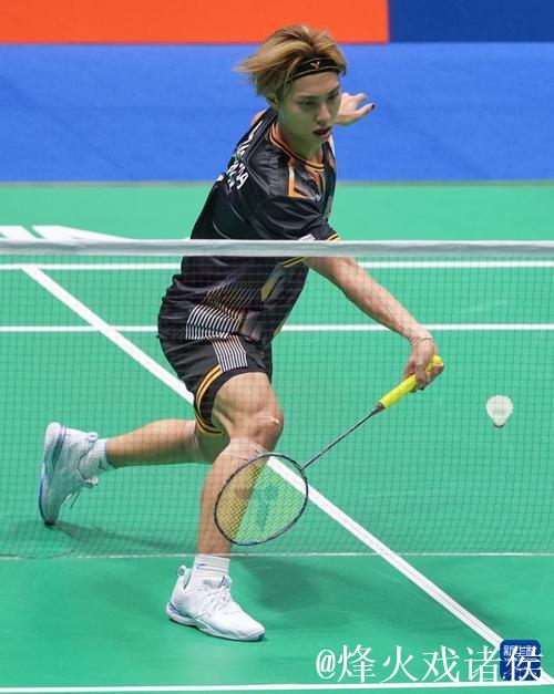 翁泓阳直落两局挺进世锦赛八强 国羽男单奖牌提前到手