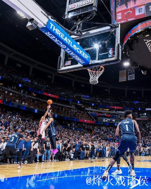 希罗绝杀助热火翻盘魔术 亚历山大45分领雷霆豪取9连胜 希罗绝杀助热火翻盘魔术 亚历山大45分领雷霆豪取9连胜