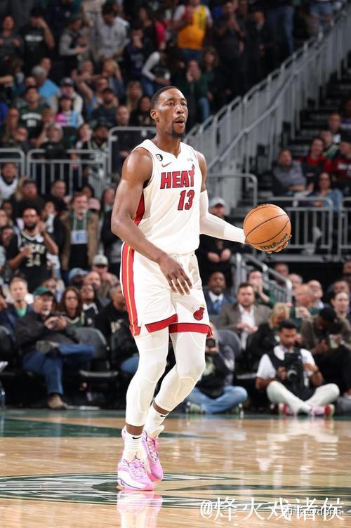 希罗绝杀助热火翻盘魔术 亚历山大45分领雷霆豪取9连胜 希罗绝杀助热火翻盘魔术 亚历山大45分领雷霆豪取9连胜