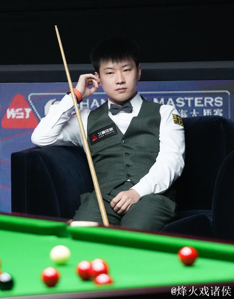 赵心童以6-2击败威尔逊 挺进斯诺克大师赛八强 赵心童以6-2击败威尔逊 挺进斯诺克大师赛八强